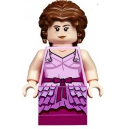 Hermione Granger con vestido rosa